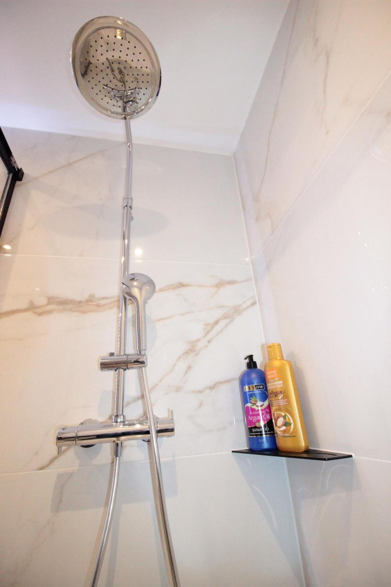 Luxury Studio, Rez De Chaussee, Parking Prive Video Surveillance, Canape Haute Qualite Convertible Couchage 2 Personnes, Centre Ville Proche, Restaurant, Boulangerie 2 Minutes A Pied, Terrasse - 800Metre Carre De Terrain - Gere Par Presta-Zen'Service Верден-сюр-Мез Екстер'єр фото
