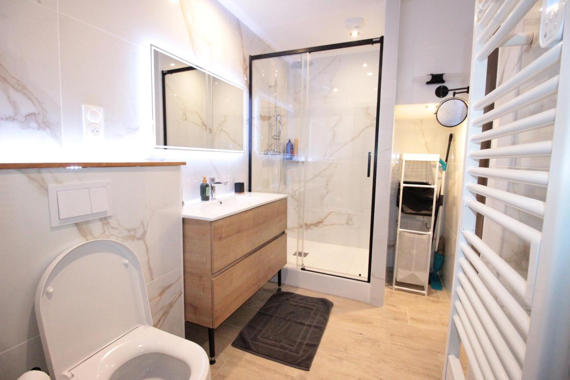 Luxury Studio, Rez De Chaussee, Parking Prive Video Surveillance, Canape Haute Qualite Convertible Couchage 2 Personnes, Centre Ville Proche, Restaurant, Boulangerie 2 Minutes A Pied, Terrasse - 800Metre Carre De Terrain - Gere Par Presta-Zen'Service Верден-сюр-Мез Екстер'єр фото