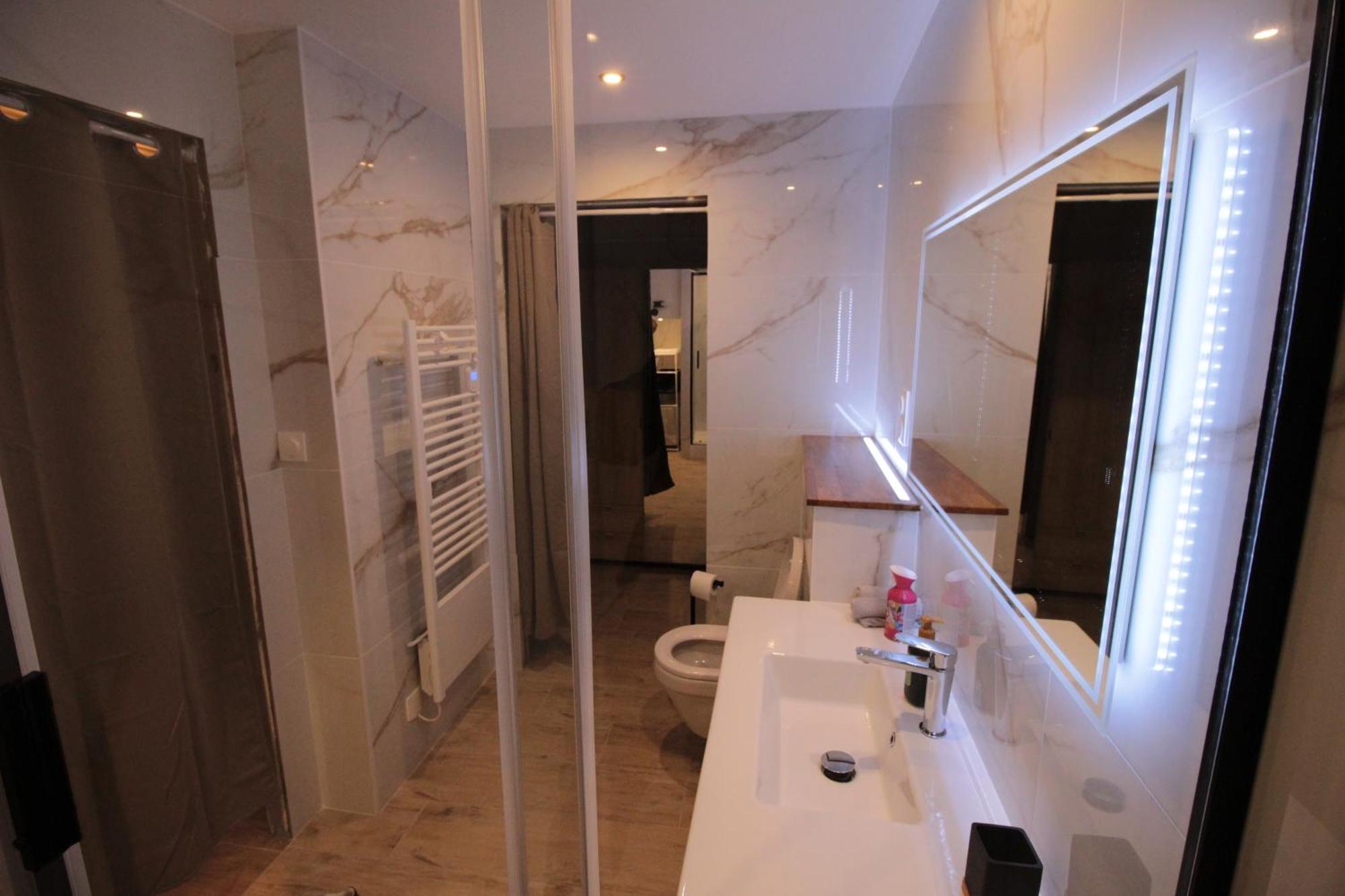 Luxury Studio, Rez De Chaussee, Parking Prive Video Surveillance, Canape Haute Qualite Convertible Couchage 2 Personnes, Centre Ville Proche, Restaurant, Boulangerie 2 Minutes A Pied, Terrasse - 800Metre Carre De Terrain - Gere Par Presta-Zen'Service Верден-сюр-Мез Екстер'єр фото