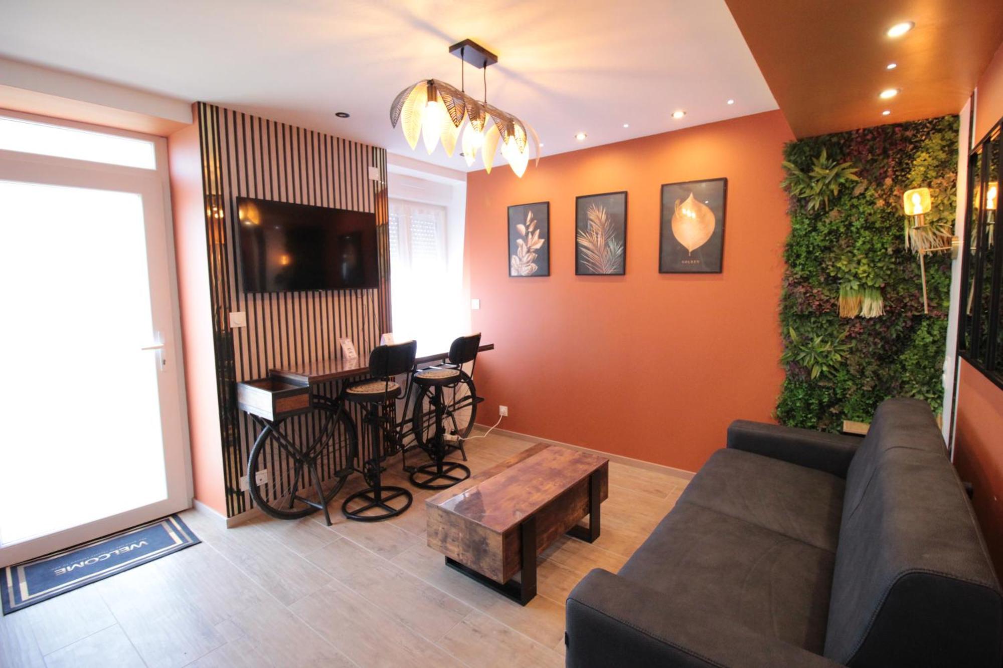Luxury Studio, Rez De Chaussee, Parking Prive Video Surveillance, Canape Haute Qualite Convertible Couchage 2 Personnes, Centre Ville Proche, Restaurant, Boulangerie 2 Minutes A Pied, Terrasse - 800Metre Carre De Terrain - Gere Par Presta-Zen'Service Верден-сюр-Мез Екстер'єр фото